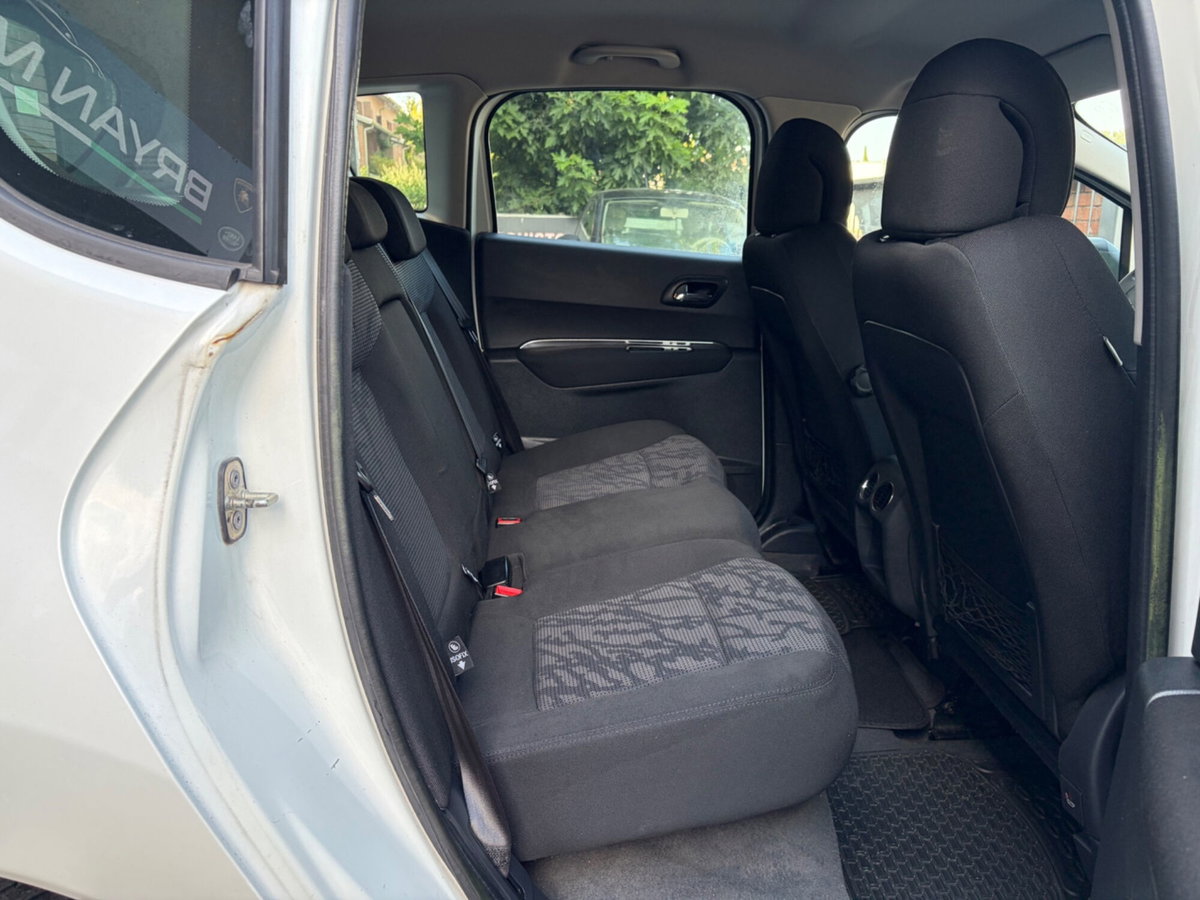 Peugeot 3008 1.6 HDi 112CV Allure (10)