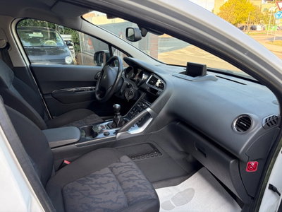 Peugeot 3008 1.6 HDi 112CV Allure (11)