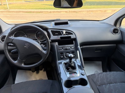 Peugeot 3008 1.6 HDi 112CV Allure (7)