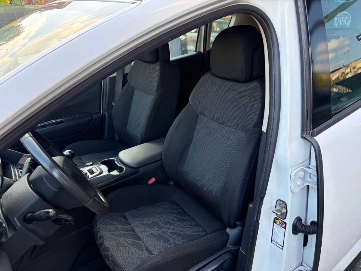 Peugeot 3008 1.6 HDi 112CV Allure (9)