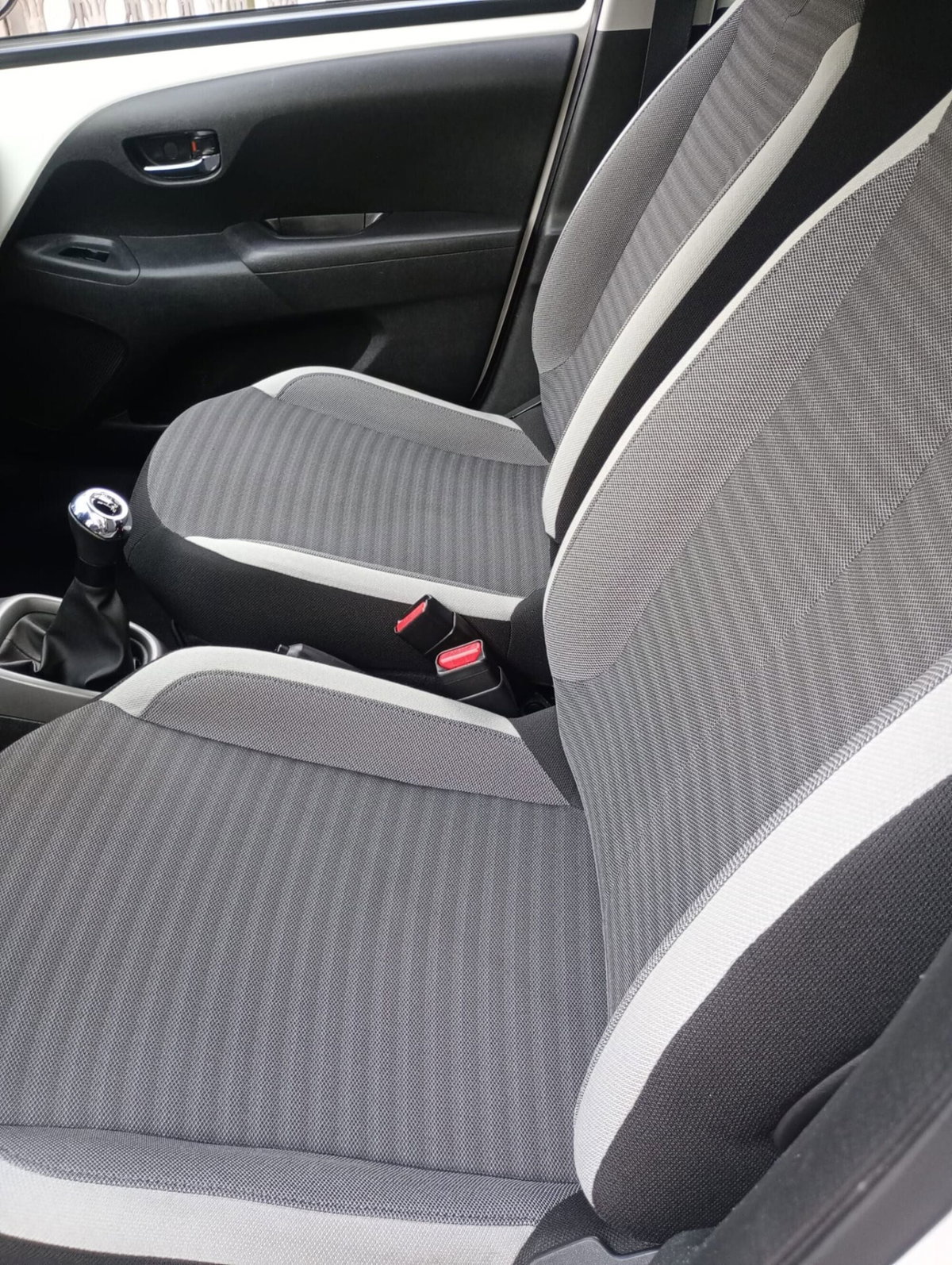 Toyota Aygo Connect 1.0 VVT-i 72 CV 5 porte x-play (11)