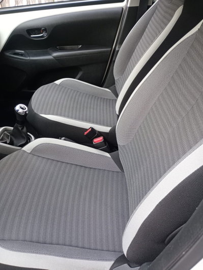 Toyota Aygo Connect 1.0 VVT-i 72 CV 5 porte x-play (11)