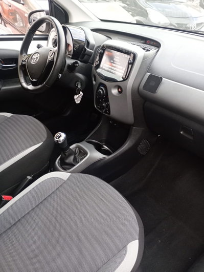 Toyota Aygo Connect 1.0 VVT-i 72 CV 5 porte x-play (14)