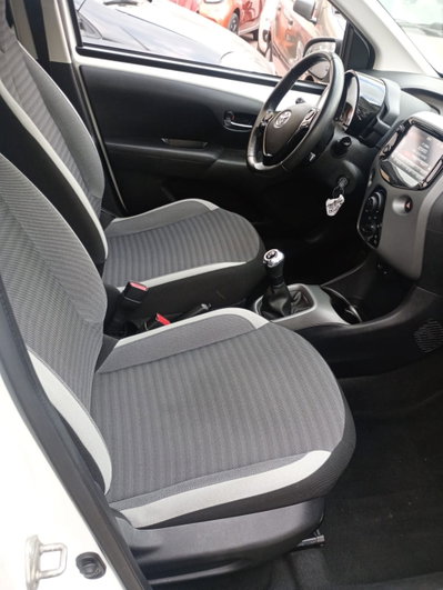 Toyota Aygo Connect 1.0 VVT-i 72 CV 5 porte x-play (15)