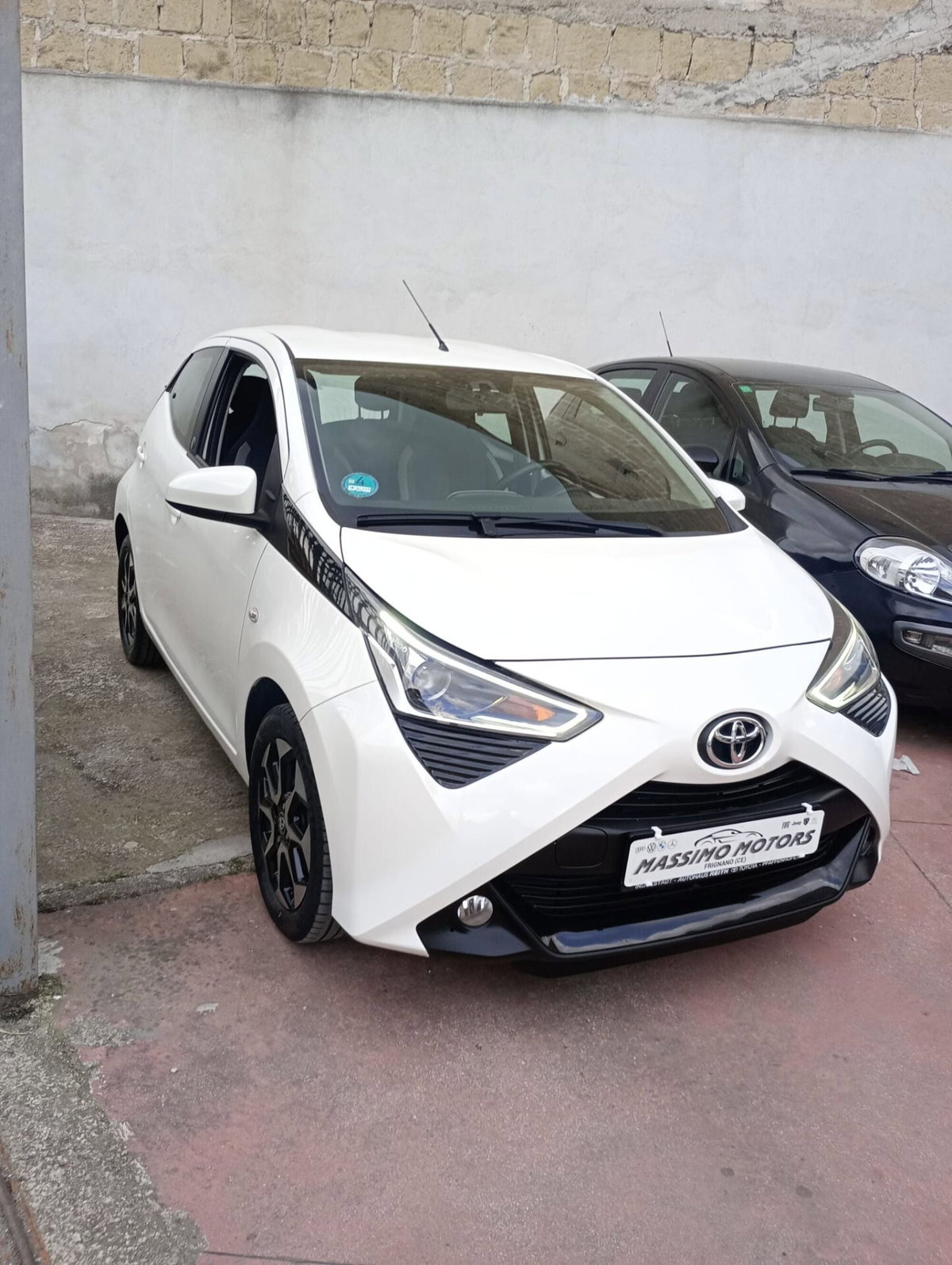 Toyota Aygo Connect 1.0 VVT-i 72 CV 5 porte x-play (3)