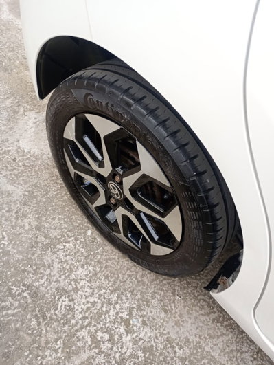 Toyota Aygo Connect 1.0 VVT-i 72 CV 5 porte x-play (9)