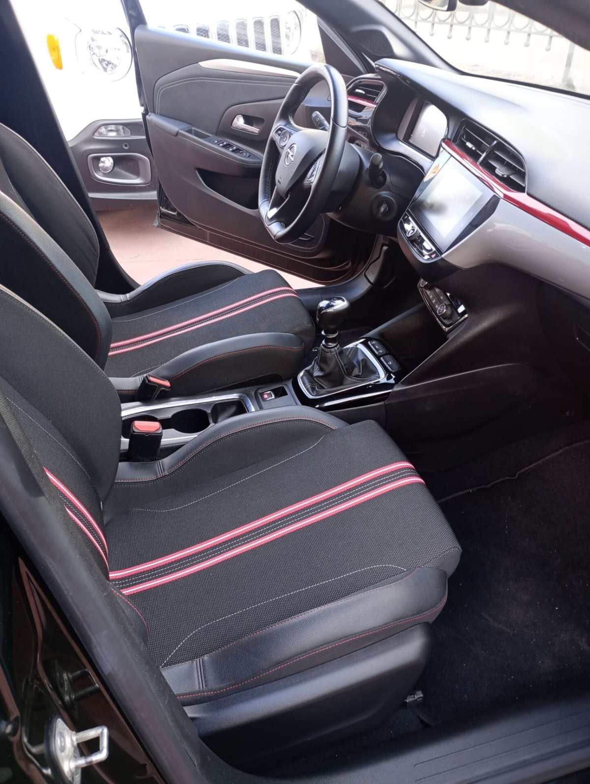 Opel Corsa 1.5 D 100 CV GS Line (18)