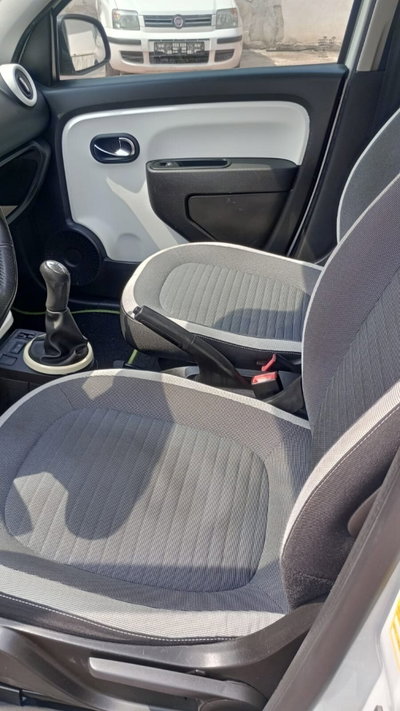 Renault Twingo SCe Zen (9)