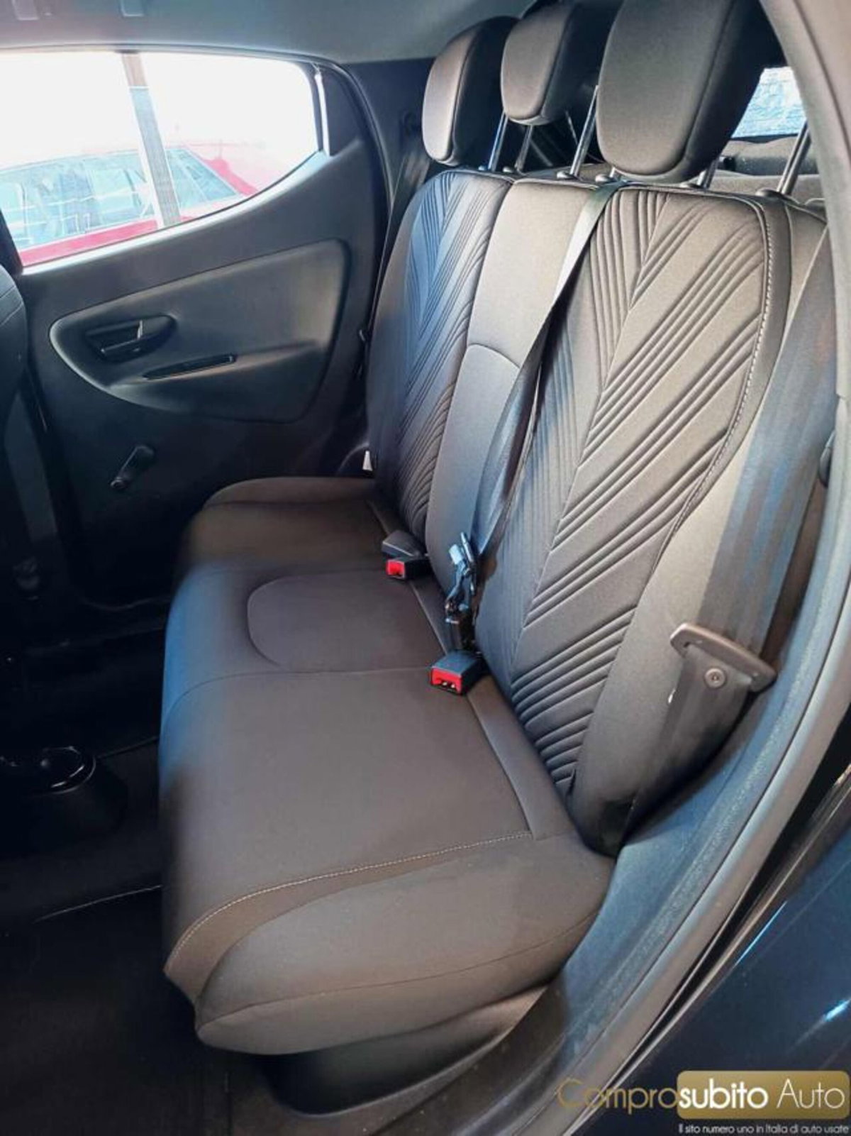 Lancia Ypsilon 1.0 FireFly 5 porte S&S Hybrid Silver Plus (19)