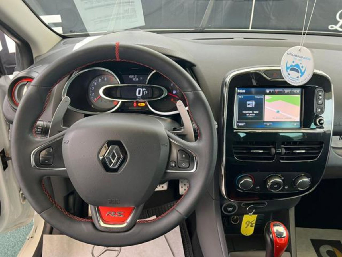 Renault Clio 1.6 T 200CV EDC Start&Stop 5 porte R.S. (7)