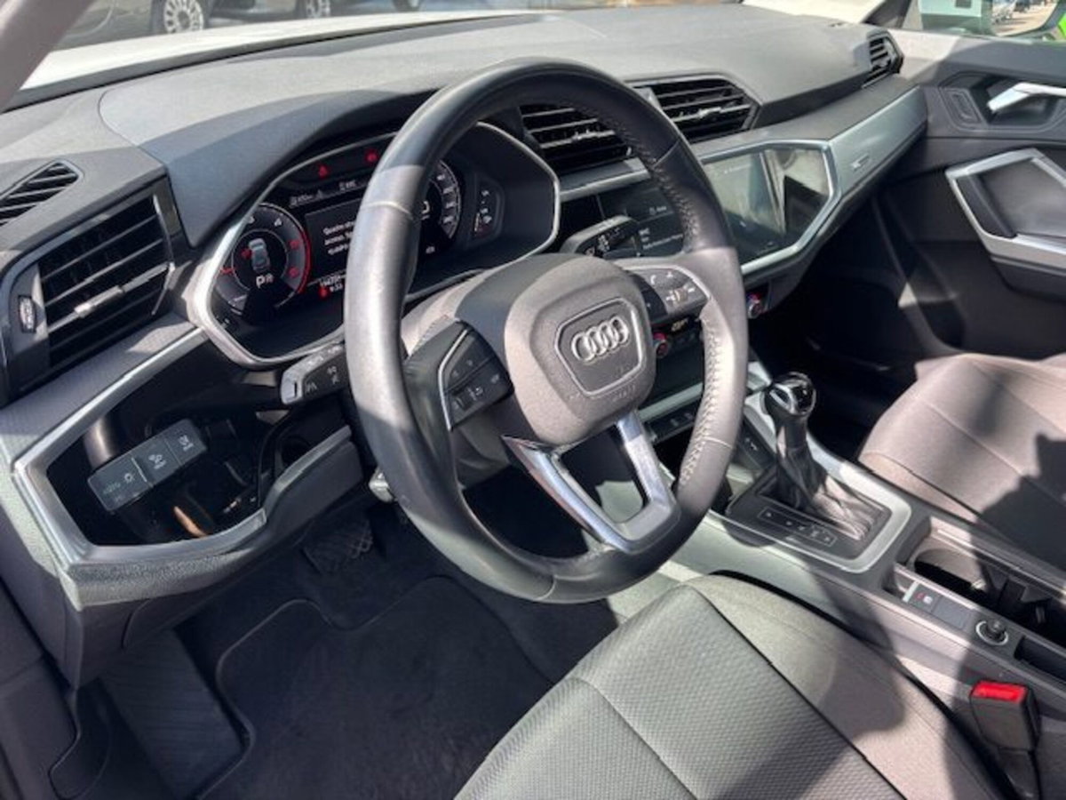 Audi Q3 35 TDI quattro S tronic Business (11)