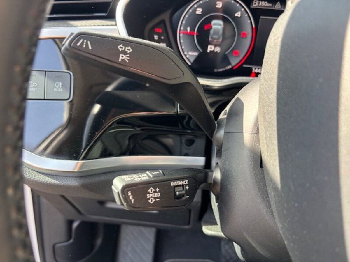 Audi Q3 35 TDI quattro S tronic Business (13)