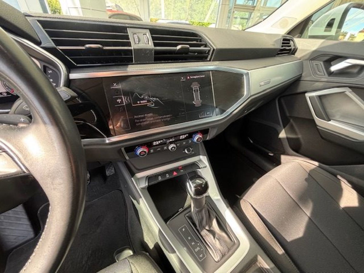Audi Q3 35 TDI quattro S tronic Business (15)