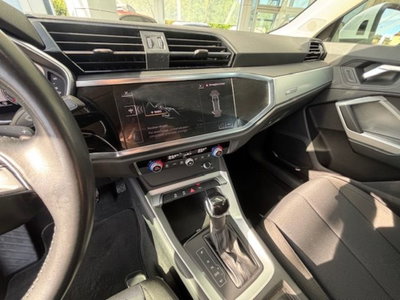 Audi Q3 35 TDI quattro S tronic Business (15)