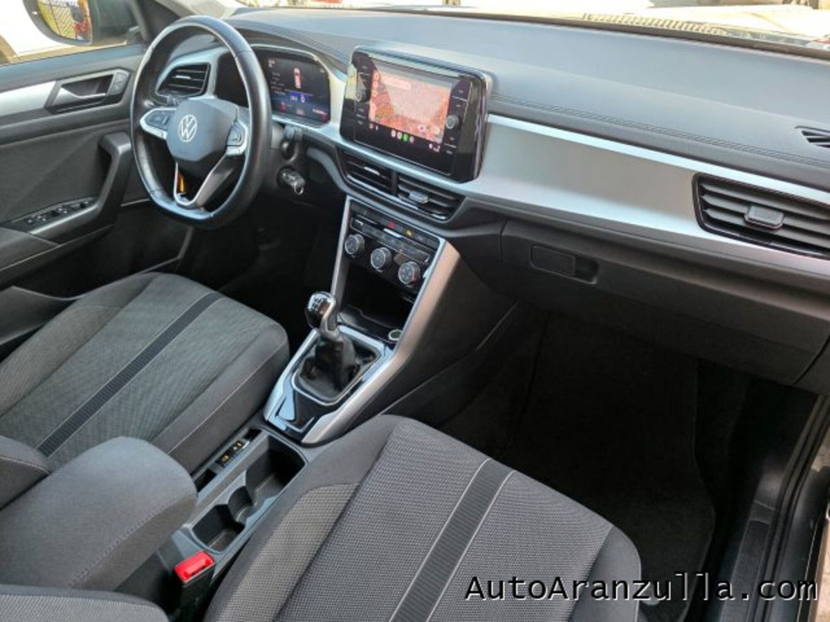 Volkswagen T-Roc 2.0 tdi Life 115cv (9)