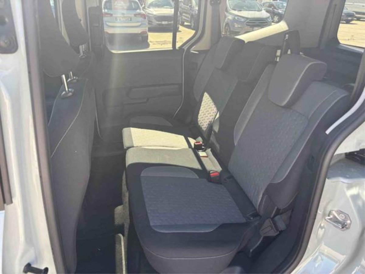 Ford Tourneo Courier 1.0 EcoBoost 100 CV Titanium (14)