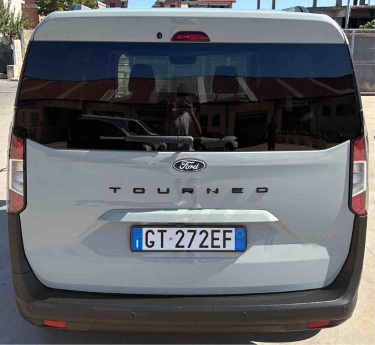 Ford Tourneo Courier 1.0 EcoBoost 100 CV Titanium (4)