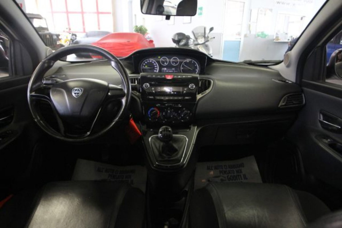 Lancia Ypsilon 1.3 MJT 16V 95 CV 5 porte S&S Platinum (11)