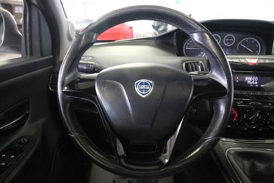 Lancia Ypsilon 1.3 MJT 16V 95 CV 5 porte S&S Platinum (13)
