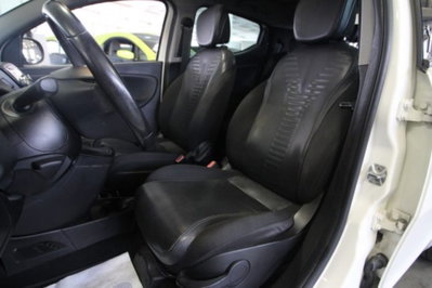 Lancia Ypsilon 1.3 MJT 16V 95 CV 5 porte S&S Platinum (19)