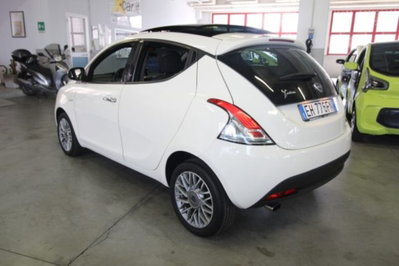 Lancia Ypsilon 1.3 MJT 16V 95 CV 5 porte S&S Platinum (4)