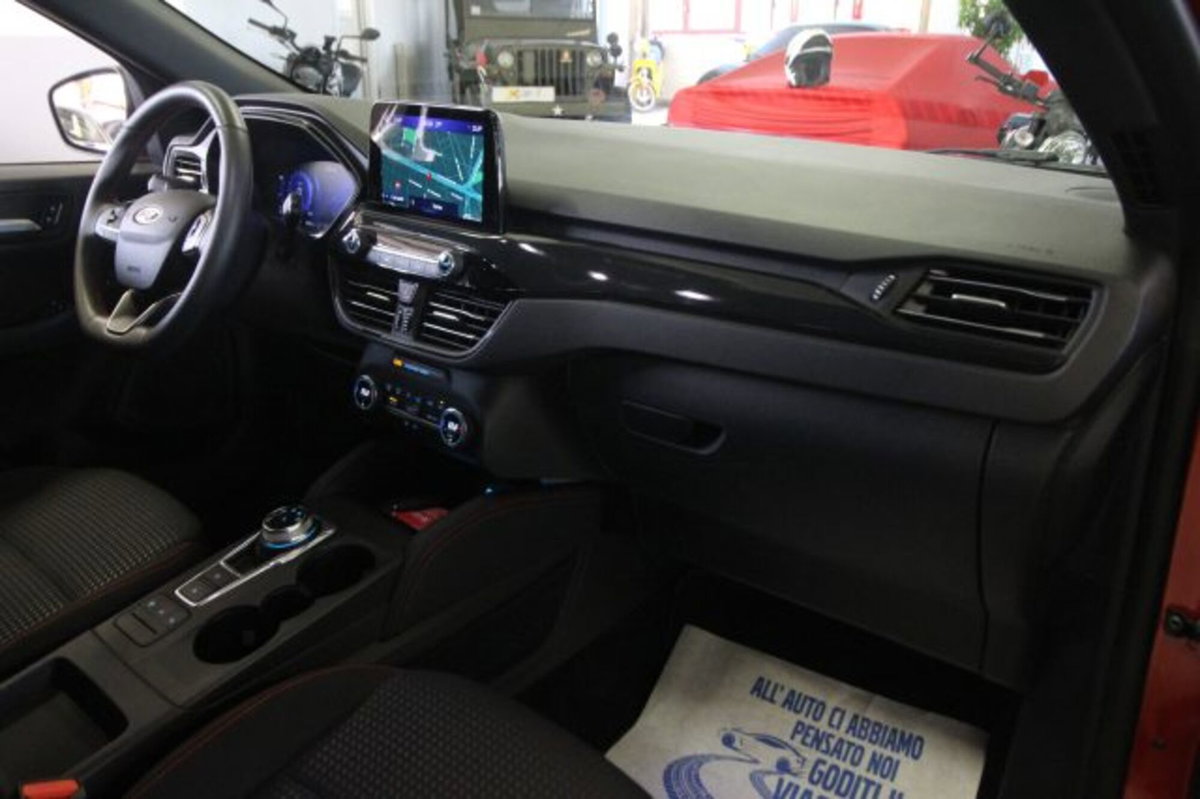 Ford Kuga 2.5 Plug In Hybrid 225 CV CVT 2WD ST-Line (10)