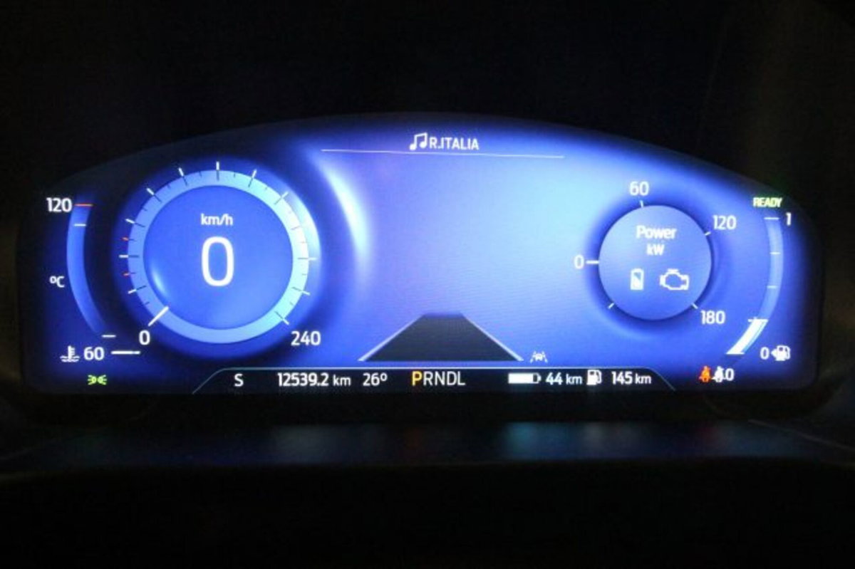 Ford Kuga 2.5 Plug In Hybrid 225 CV CVT 2WD ST-Line (8)