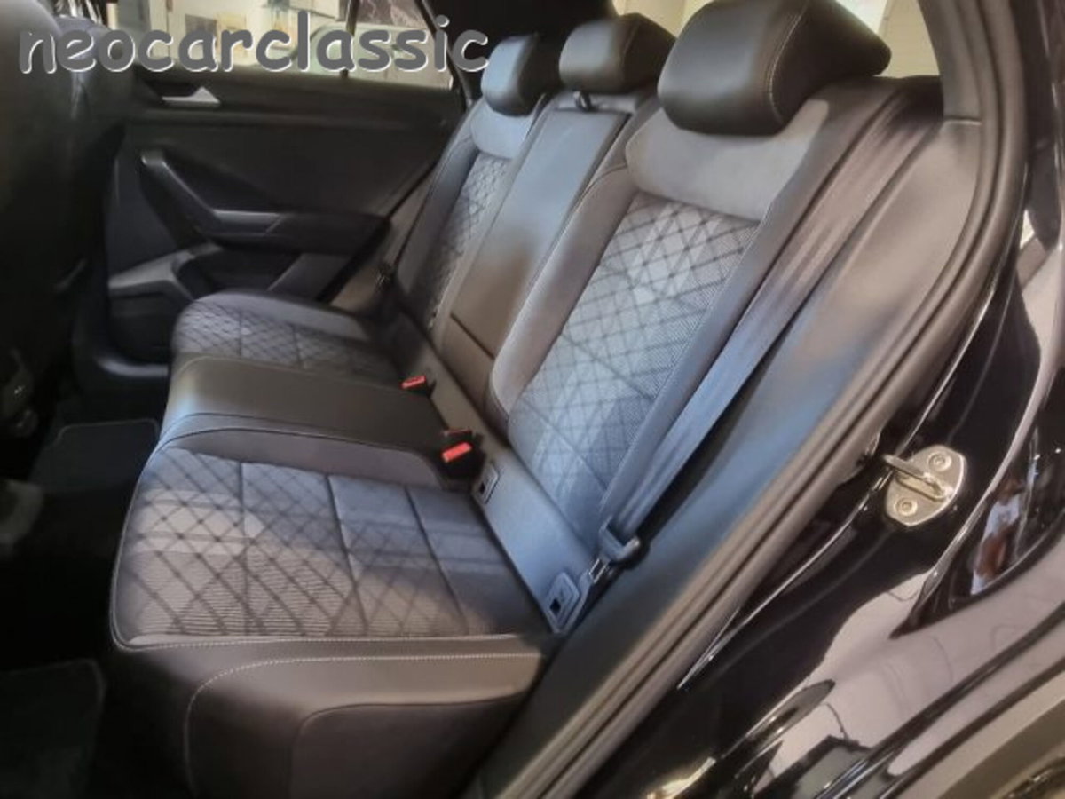 Volkswagen T-Roc 2.0 tdi R-Line 115cv (10)