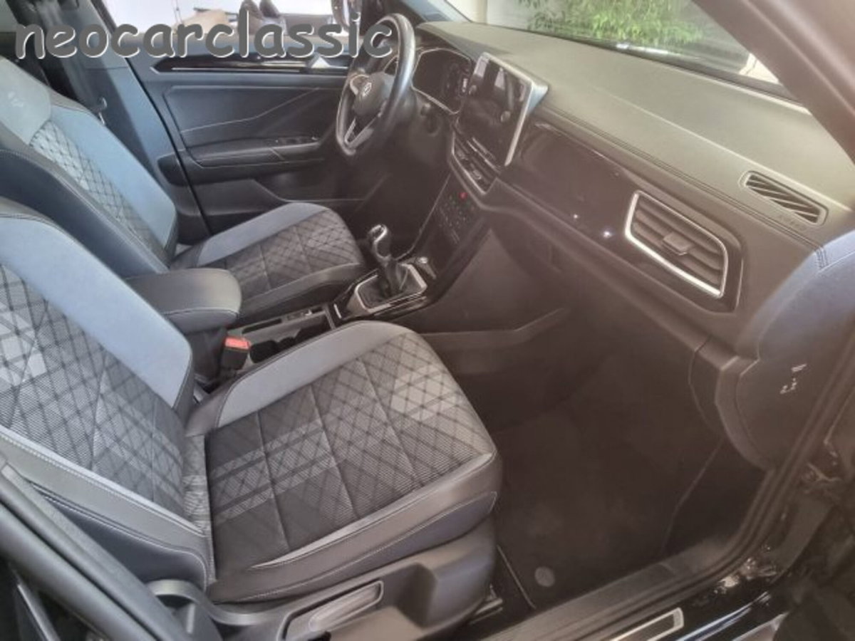 Volkswagen T-Roc 2.0 tdi R-Line 115cv (13)