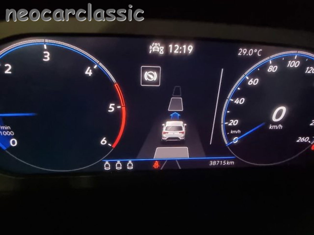 Volkswagen T-Roc 2.0 tdi R-Line 115cv (15)