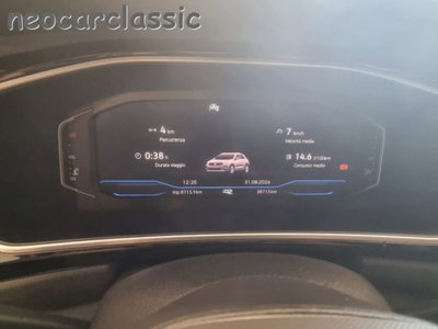 Volkswagen T-Roc 2.0 tdi R-Line 115cv (18)