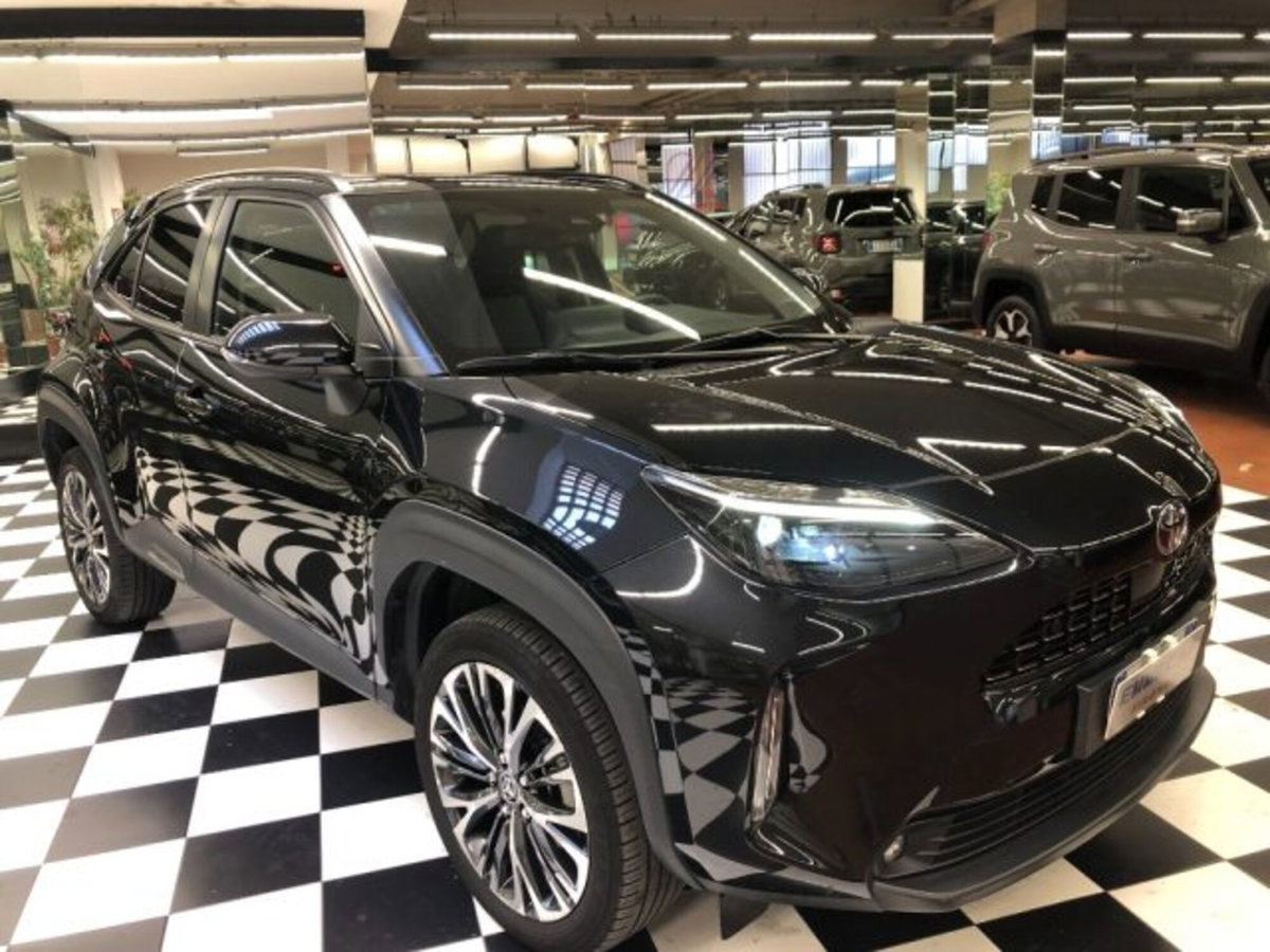 Toyota Yaris Cross 1.5 Hybrid 5p. E-CVT AWD-i Lounge (2)