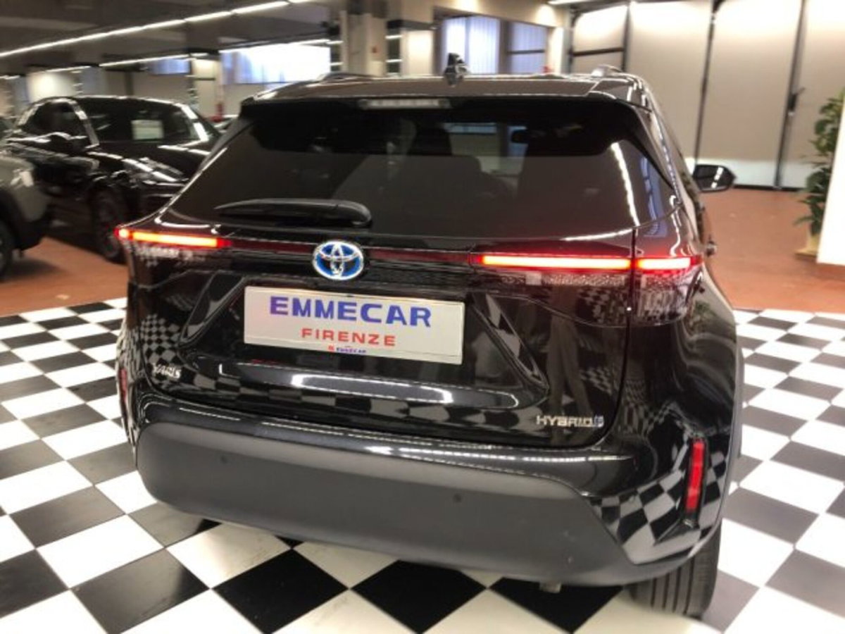 Toyota Yaris Cross 1.5 Hybrid 5p. E-CVT AWD-i Lounge (6)