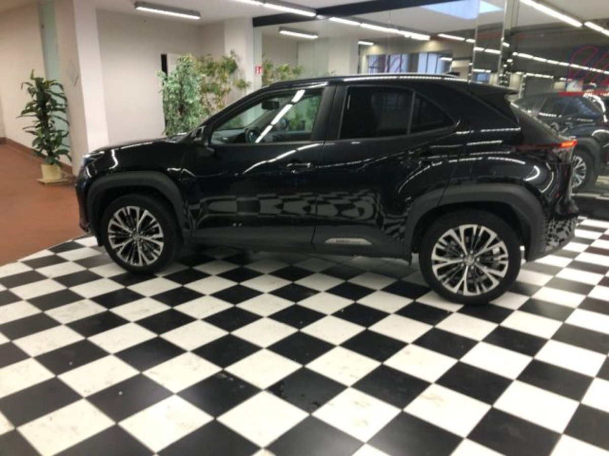 Toyota Yaris Cross 1.5 Hybrid 5p. E-CVT AWD-i Lounge (7)