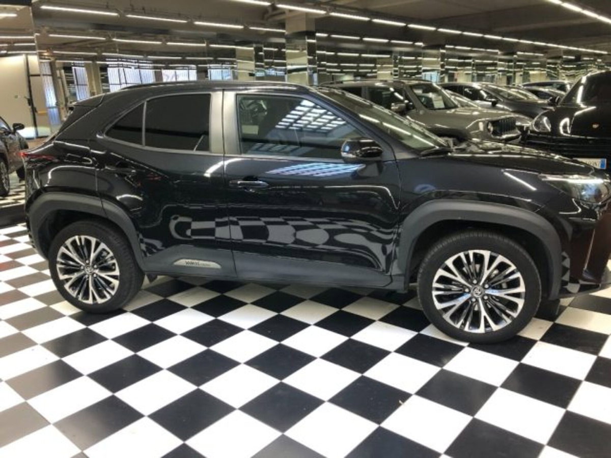 Toyota Yaris Cross 1.5 Hybrid 5p. E-CVT AWD-i Lounge (8)