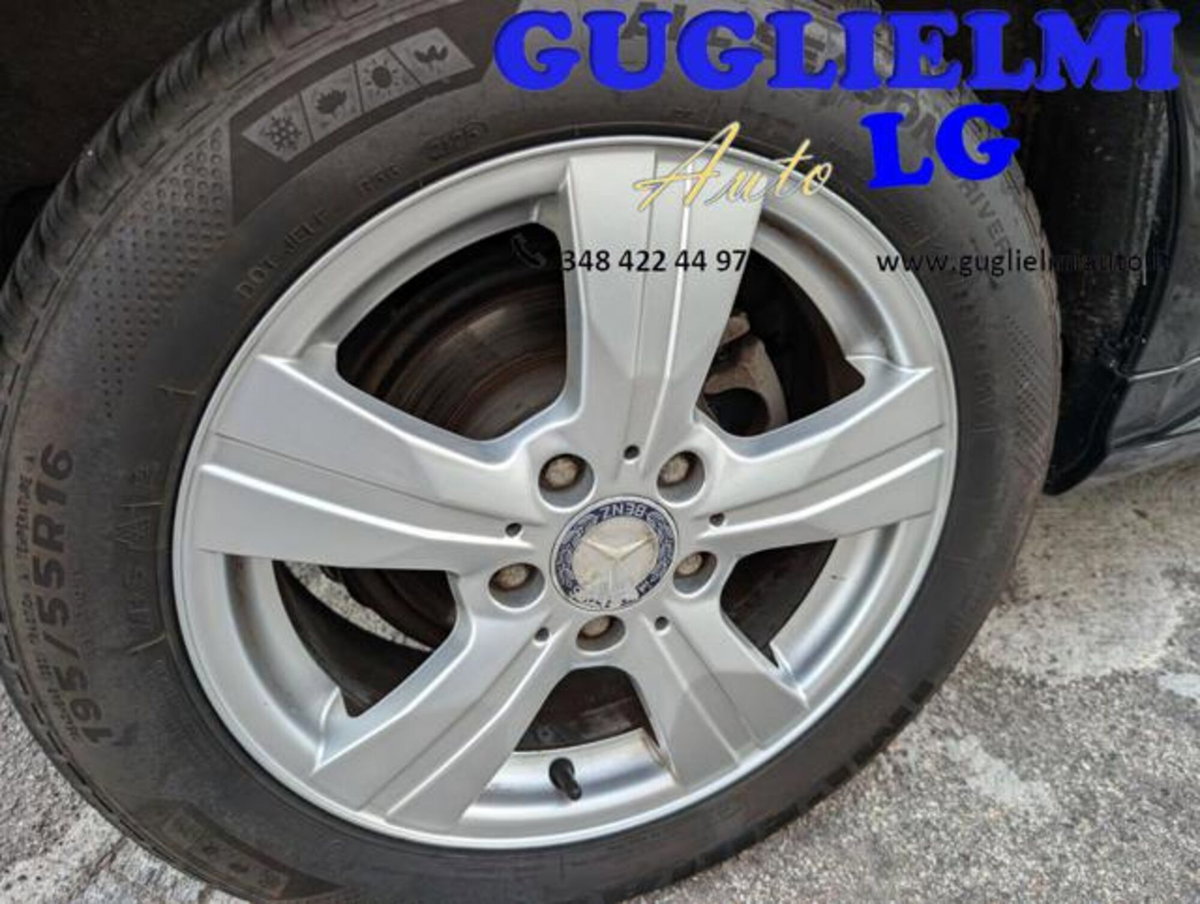 Mercedes-Benz Classe A 160 BlueEFFICIENCY Avantgarde (9)