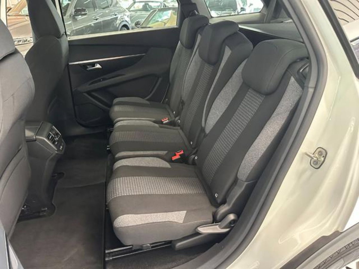 Peugeot 5008 BlueHDi 130 S&S EAT8 Active Business (11)
