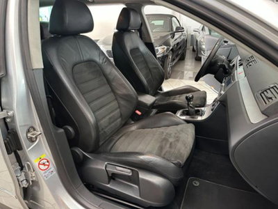 Volkswagen Passat Variant 2.0 16V TDI 4mot. Highline (10)