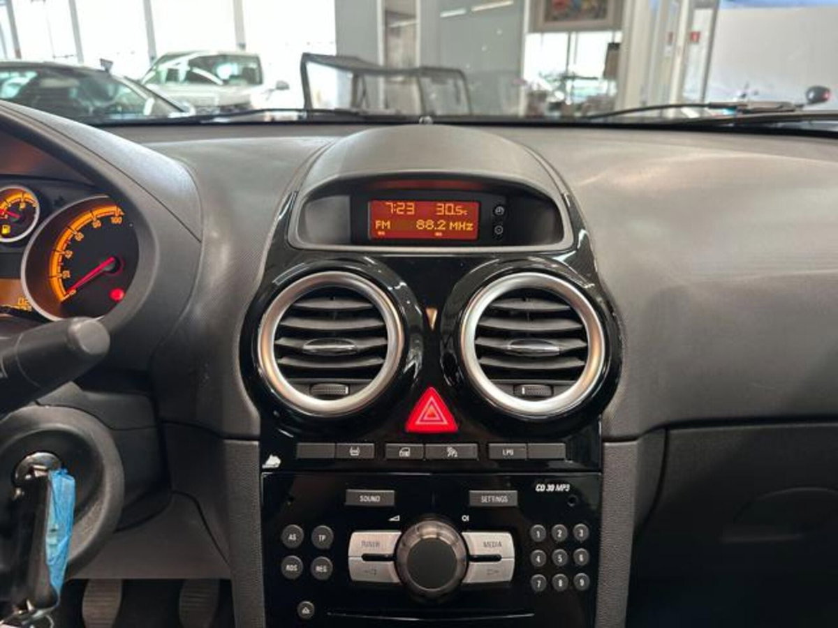 Opel Corsa 1.2 85CV 5 porte GPL-TECH Edition (12)