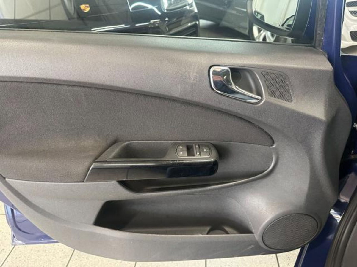 Opel Corsa 1.2 85CV 5 porte GPL-TECH Edition (16)