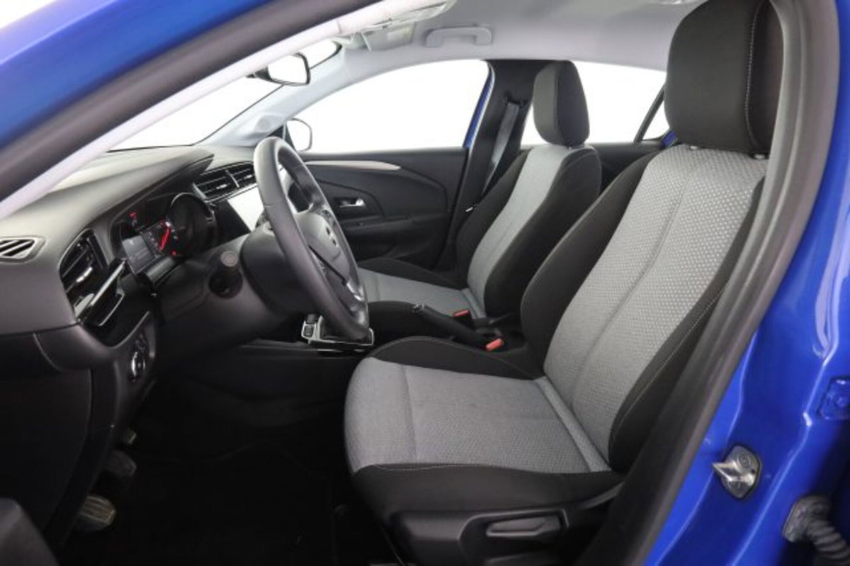 Opel Corsa 1.2 (2)