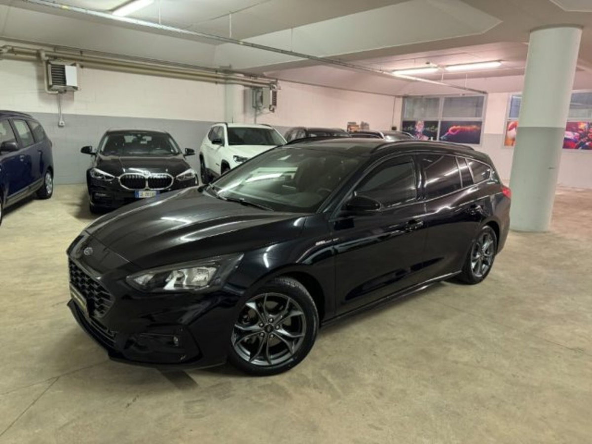 Ford Focus Station Wagon 1.0 EcoBoost 125 CV automatico SW ST-Line (2)