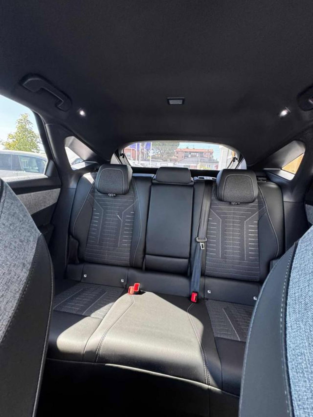 Peugeot 3008 1.2 hybrid GT Exclusive 145cv e-dcs6 (11)