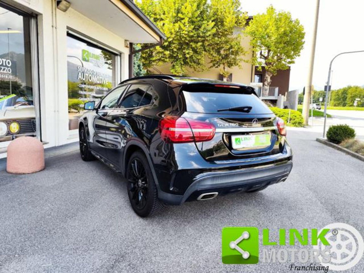 Mercedes-Benz GLA SUV 180 Premium (15)
