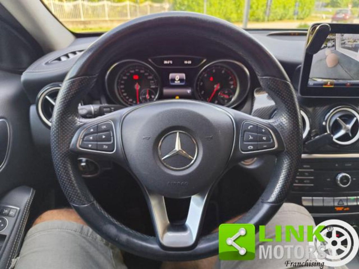 Mercedes-Benz GLA SUV 180 Premium (8)