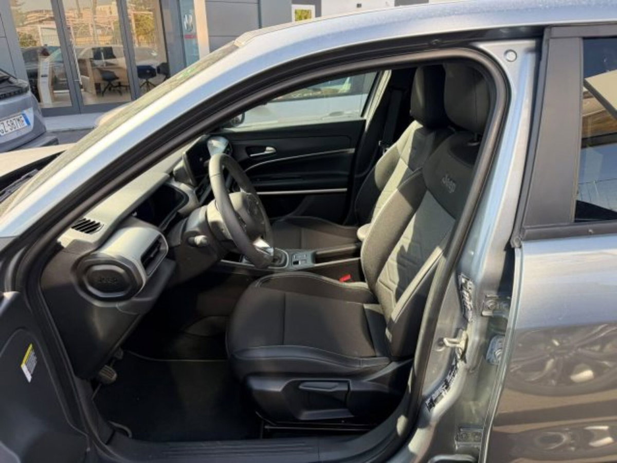Jeep Avenger 1.2 turbo Summit fwd 100cv (8)
