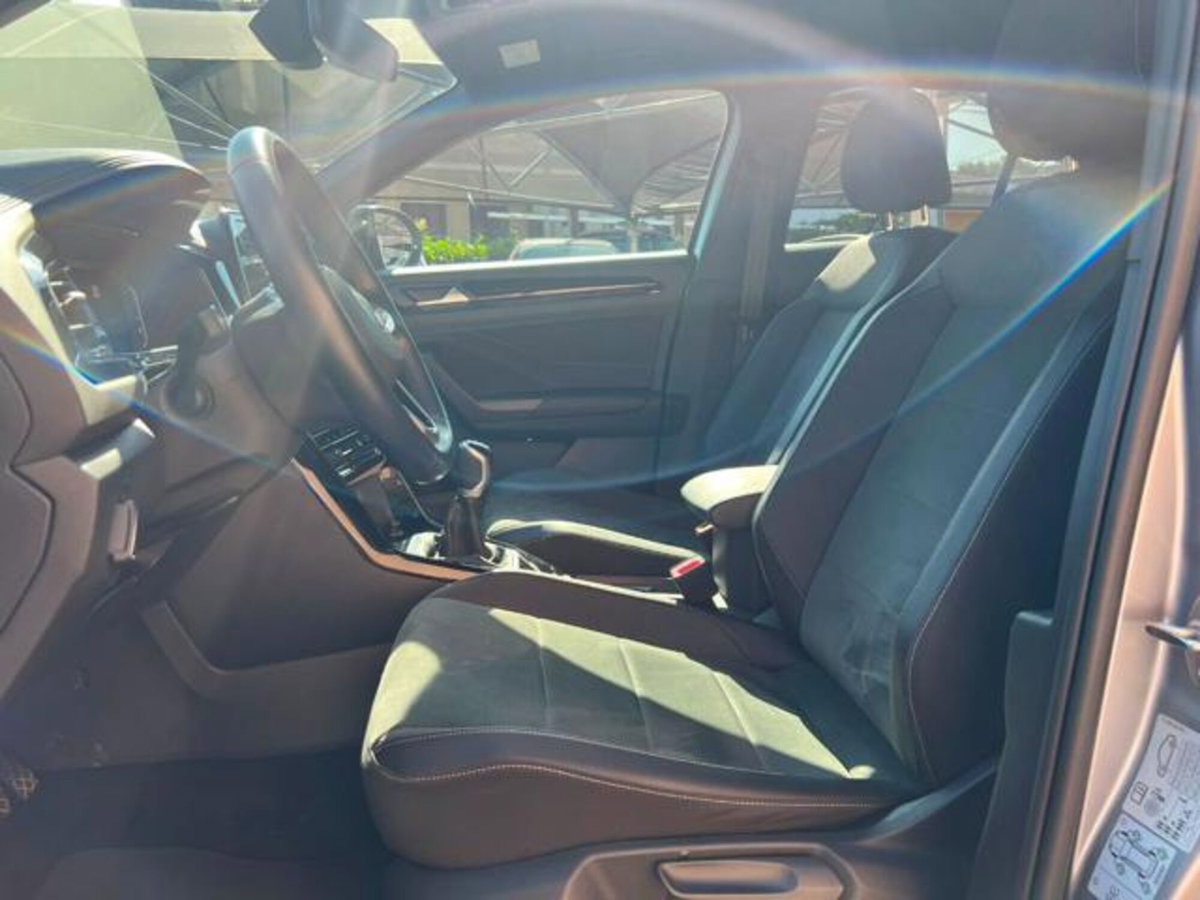 Volkswagen T-Roc 2.0 tdi Style 115cv (12)