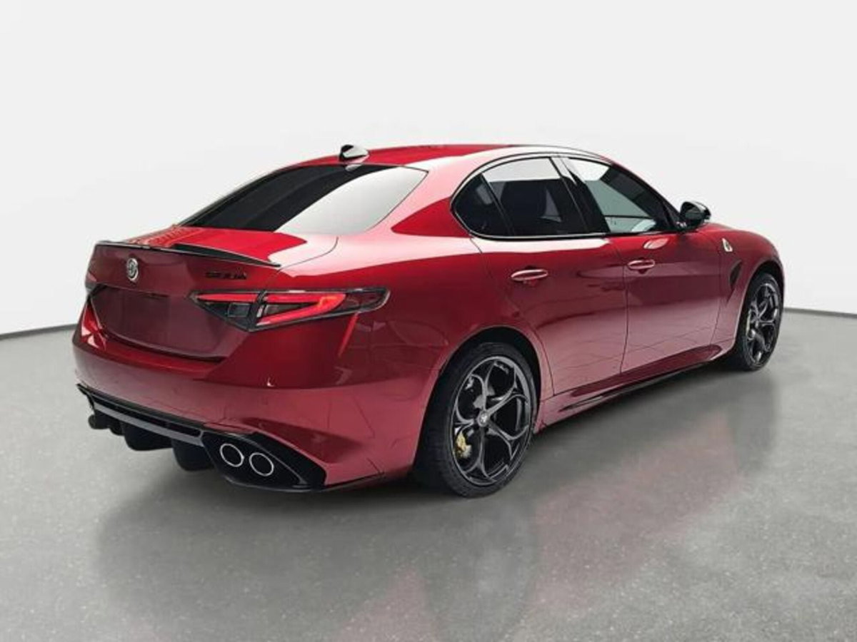Alfa Romeo Giulia 2.9 T V6 AT8 Quadrifoglio