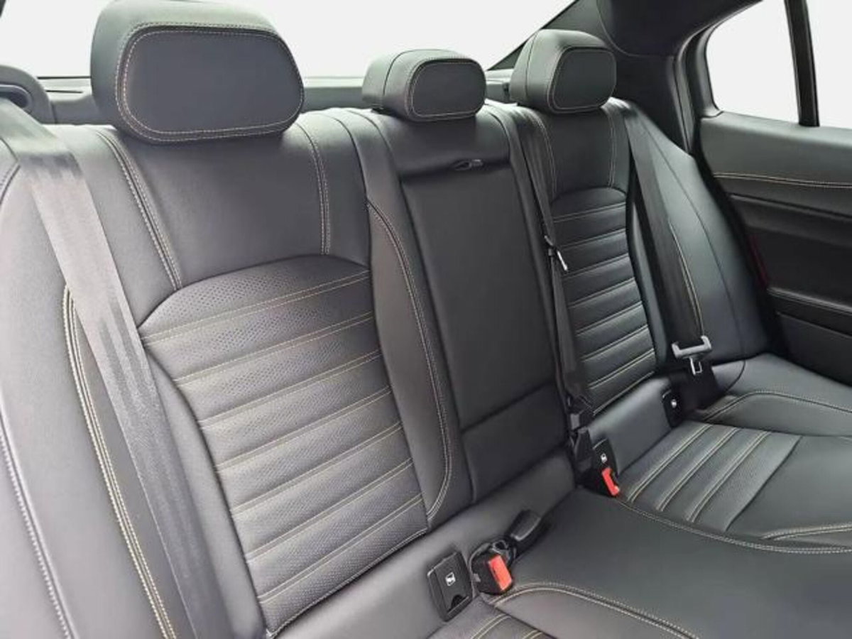 Alfa Romeo Giulia 2.9 T V6 AT8 Quadrifoglio (18)