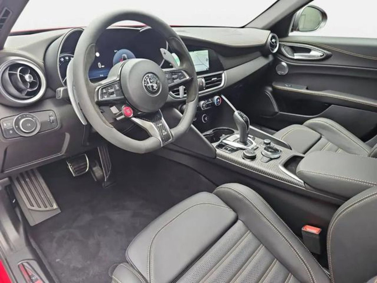 Alfa Romeo Giulia 2.9 T V6 AT8 Quadrifoglio (19)